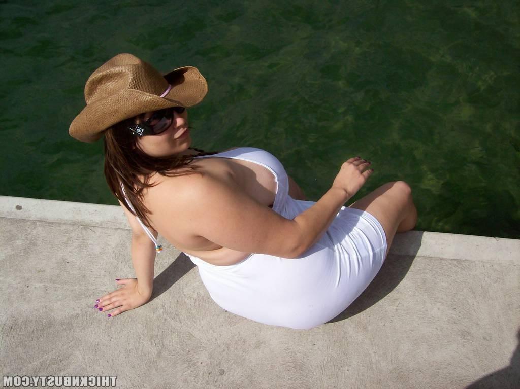 16P Busty horny babe with huge natural tits spreading fat legs