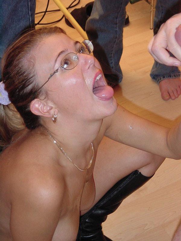 18P Sexy busty housewife gobbling fresh cumloads