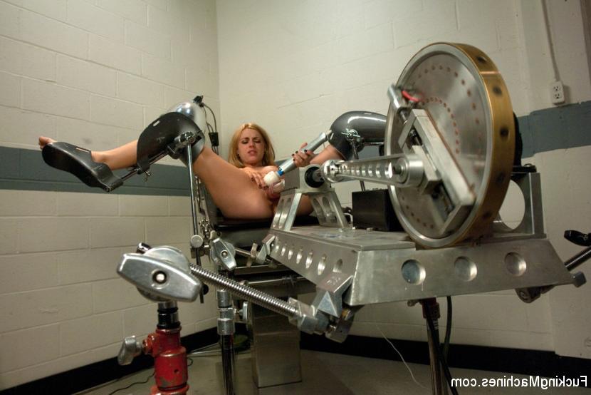 15P The famous Lexi Belle fucked senseless by machines and the sybian