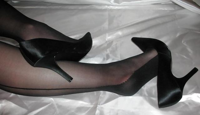 25P Some turkish girl feets