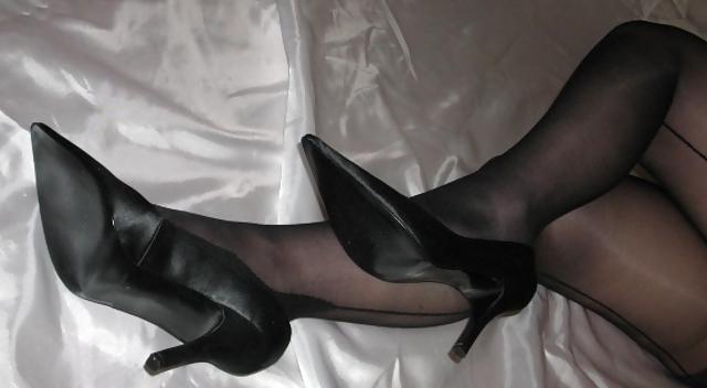 25P Some turkish girl feets
