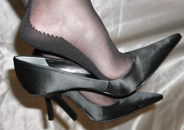 25P Some turkish girl feets