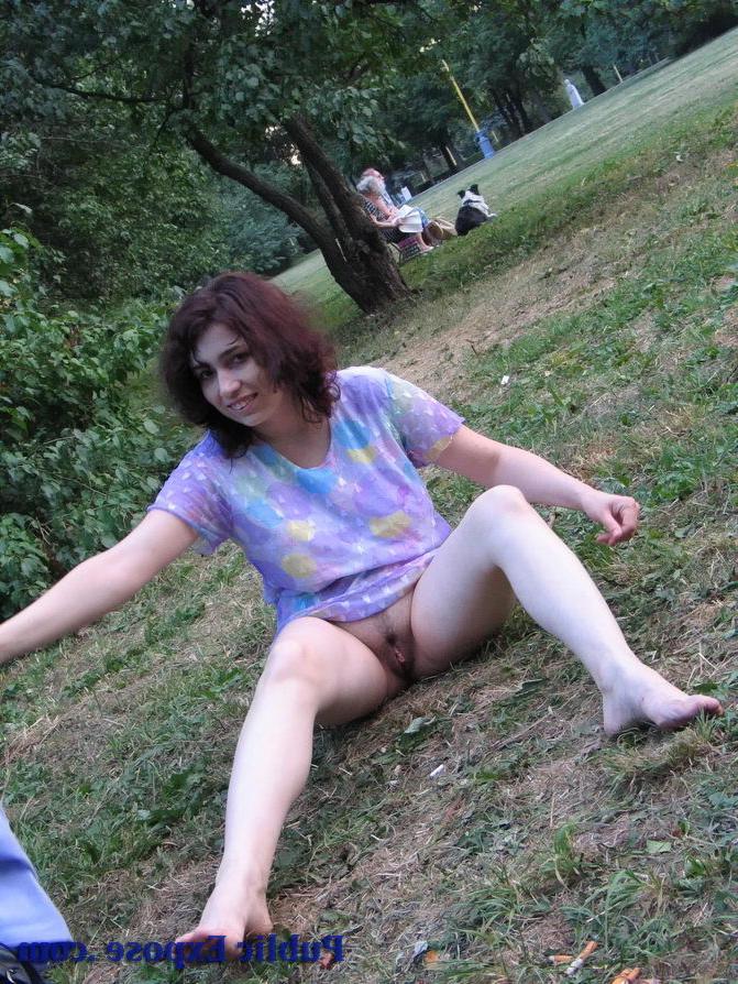 15P Big-titted chick pussy toying in public