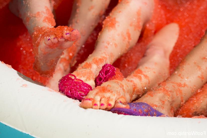 15P Foot Fetish, Lesbian Footing, Jello and Sploshing!!!!!