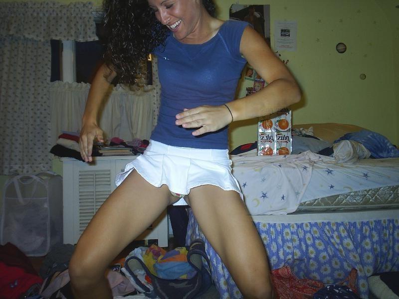 15P Random pics of college hotties wasted and flashing their underwear at parties