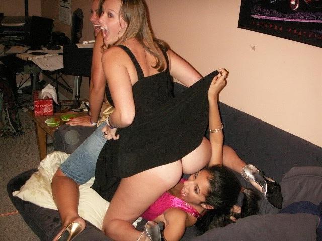 18P Drunk girls flashing and fucking in public placest