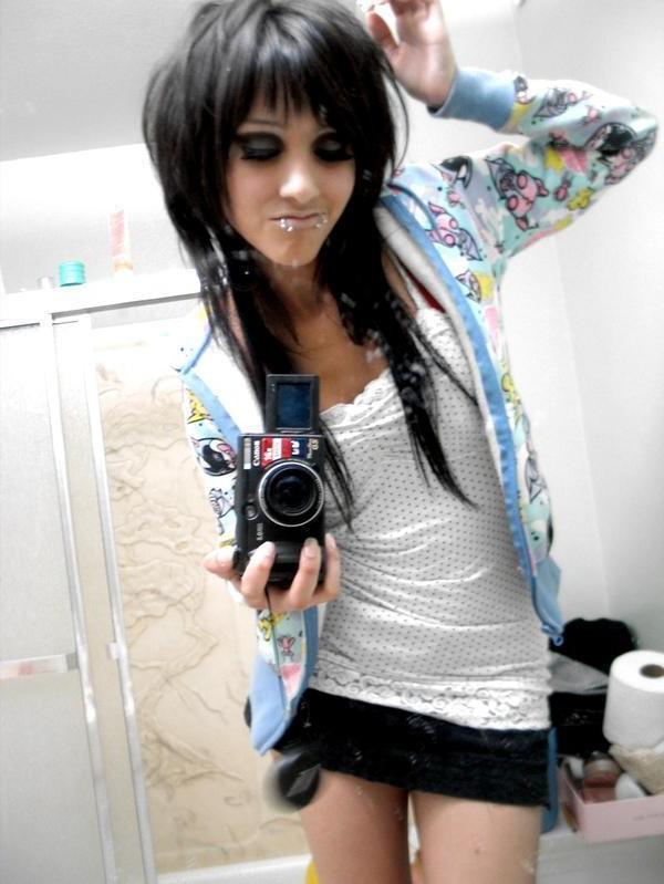 15P Homemade real goth girls nasty pics