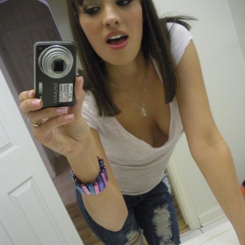15P Brunette teen girlfriend posing in the mirror