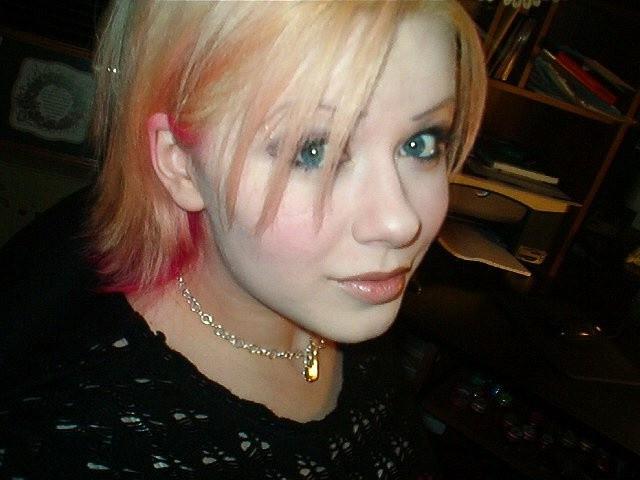 16P Emo teen girls