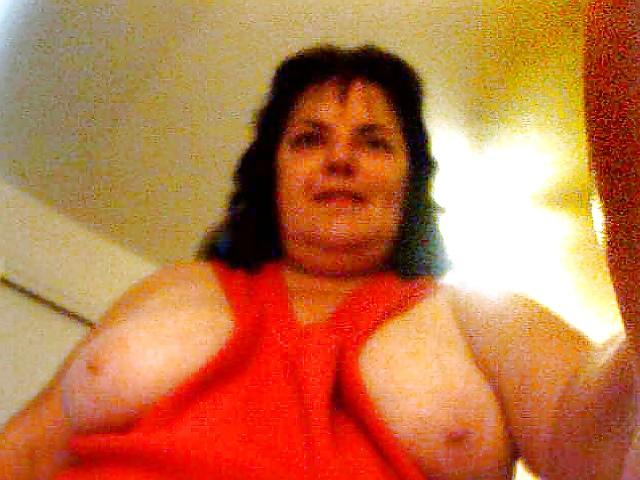 18P Lorenda's fat pudgy BBW pussy shots and tit's.