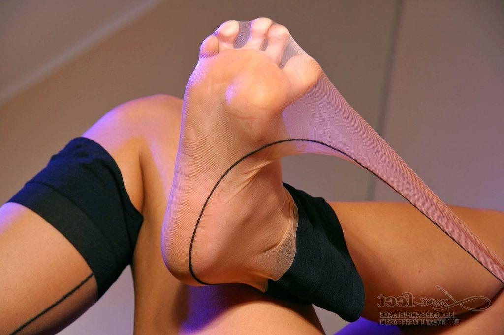 12P Perfect long legs and feet in classy seamed stockings