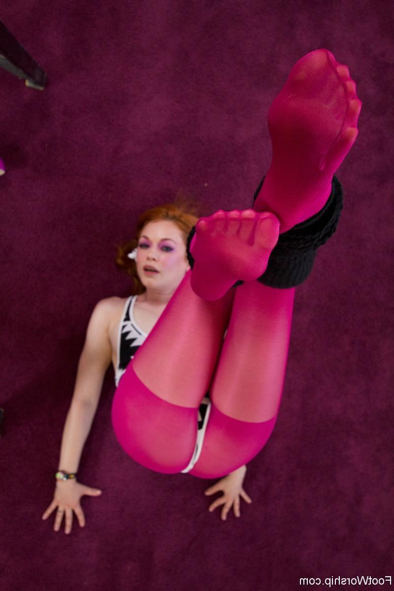 24P Three lesbian babes in nylon and foot fetish sex action