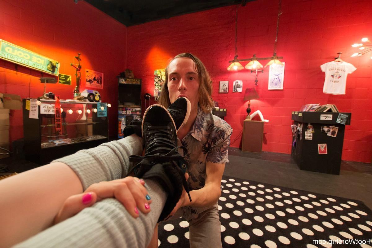 24P Two babes have great foot fetish sex with lucky guy
