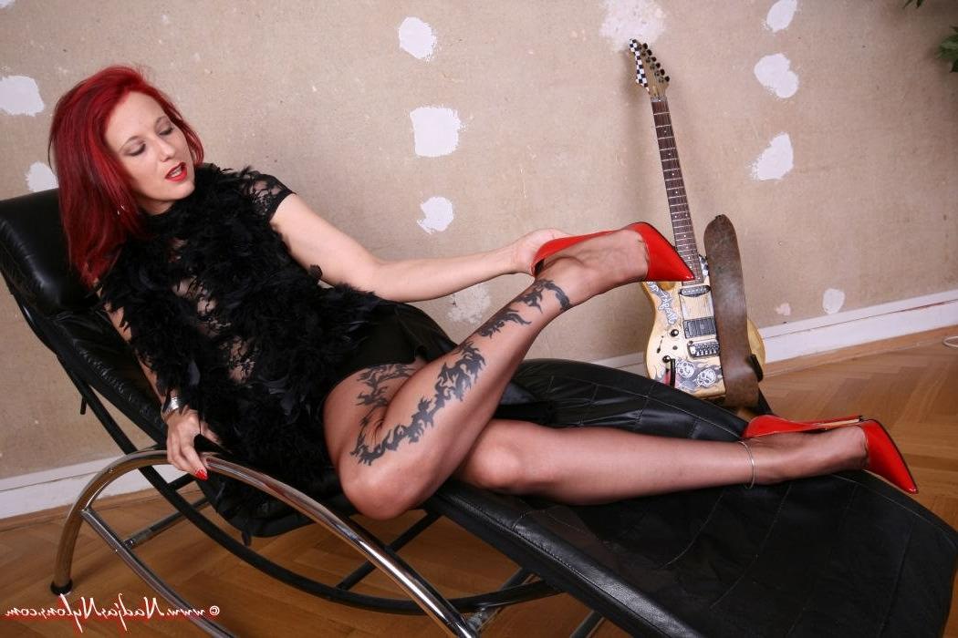 12P Stocking foot fetish session with redhead Nadja