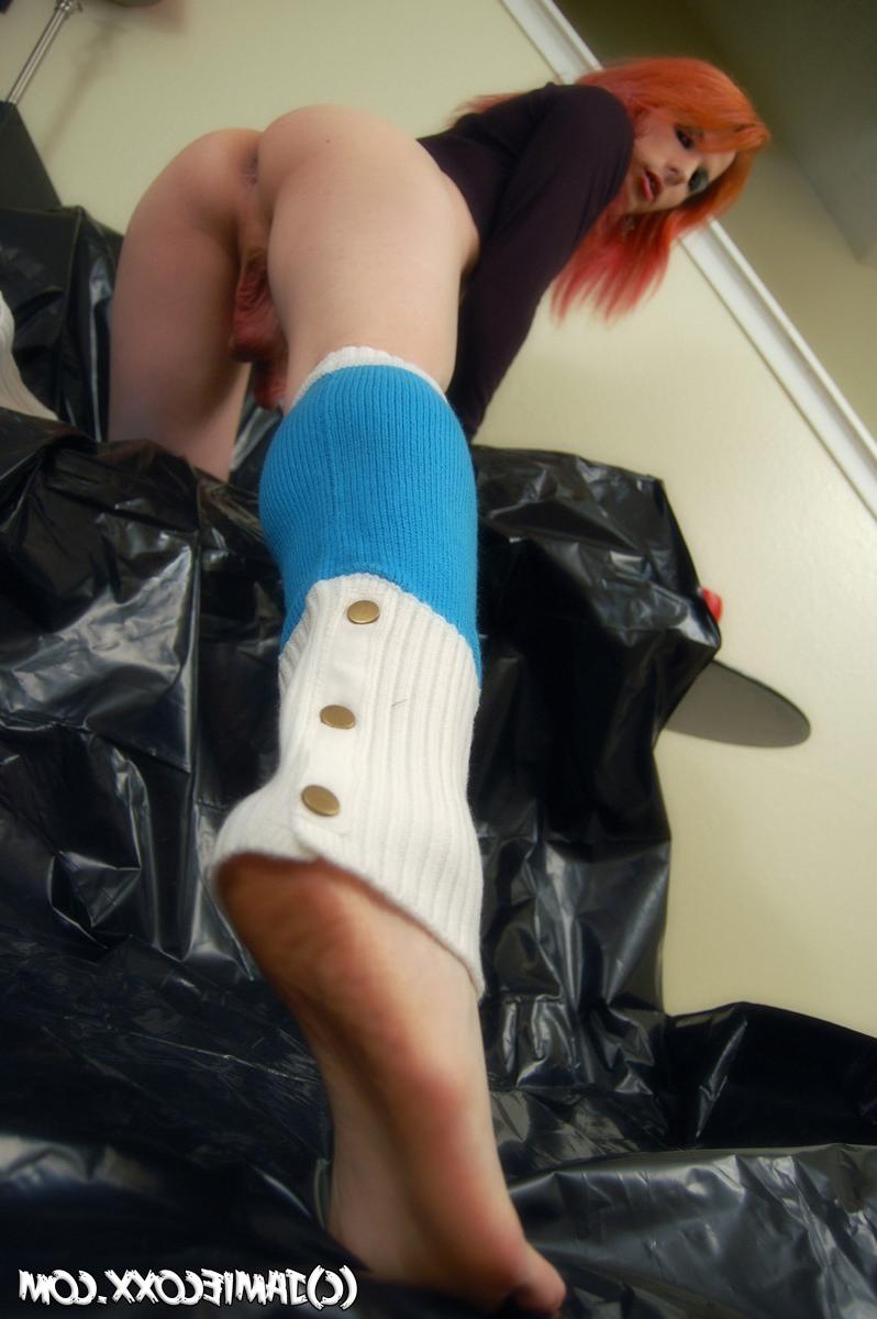 15P Tranny foot fetish with Jamie Coxx