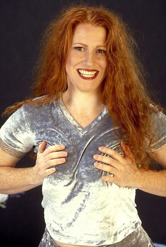 16P Lactating redhead babe milking tits