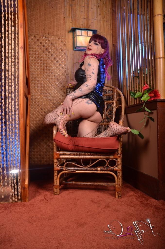 12P Fetish redhead shemale