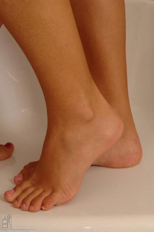 16P Girl on Girl Hot Foot Fetish Action