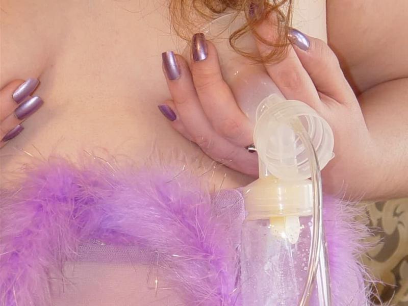 16P Gorgeous Mom Lactating Her Beautiful Breasts