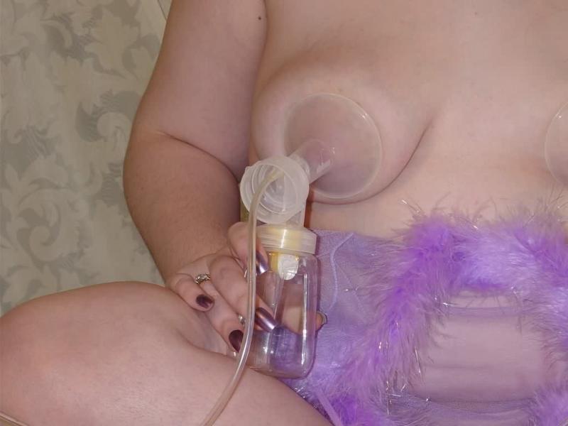 16P Gorgeous Mom Lactating Her Beautiful Breasts