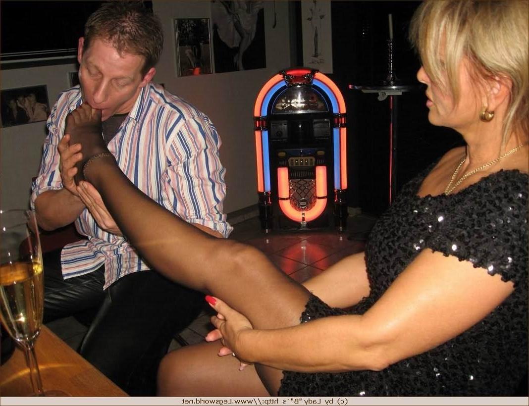 12P Lady Barbara pleasing with her legs