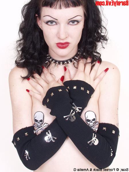 12P Gothic babe in black high boot