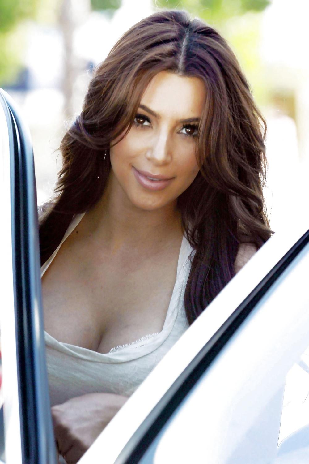 9P Kim Kardashian Cleavage Candids in Los Angeles