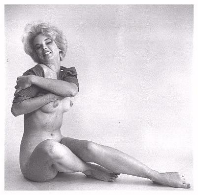 16P naughty vintage girls from the retro 1950s posing nude