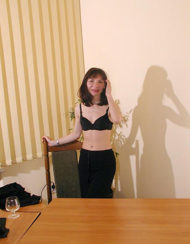20P Skinny mature lady in dark lingerie