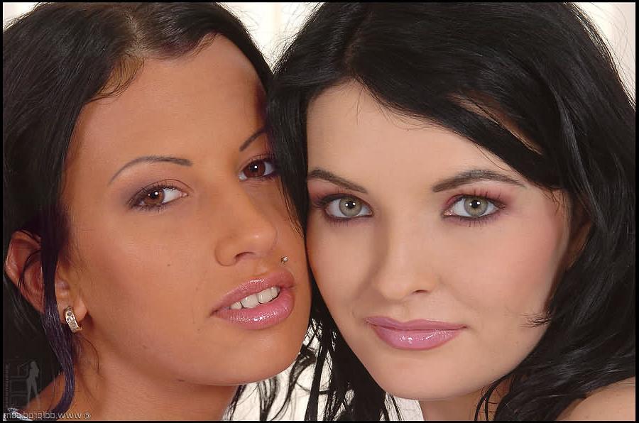 16P Two gorgeous brunette lesbians licking sexy feet