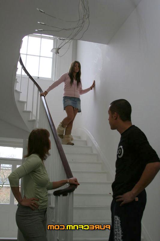 15P Hallway Group Handjob