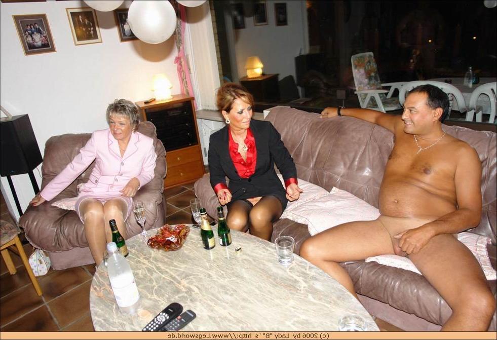 12P Leggy stocking lady in group foot fetish action