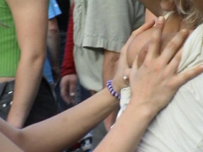 20P Few chicks exposing boobs in public