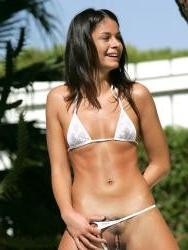 15P Gorgeous teen peeing outside