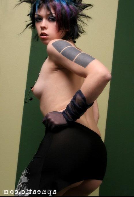 16P Seductive Bad Ass Goth Temptress Apnea Strips Naked
