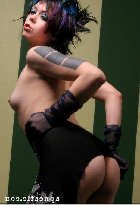 16P Seductive Bad Ass Goth Temptress Apnea Strips Naked