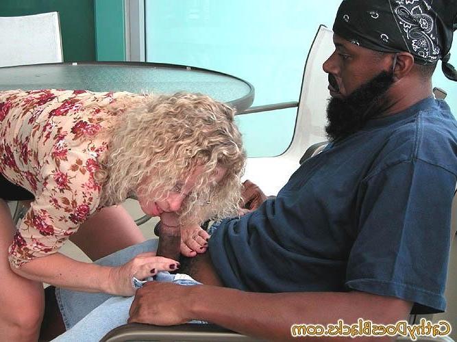 16P girls wet pussy banged by blackcock in public
