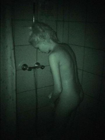 15P hidden camera voyeur shower cam shots