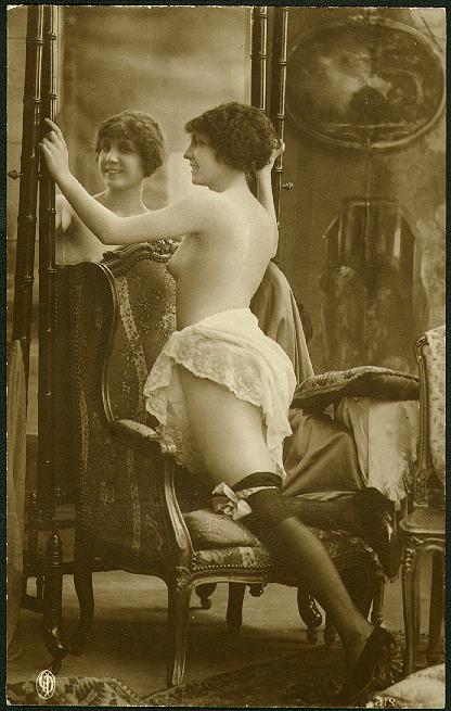 16P Vintage babes in classy stockings