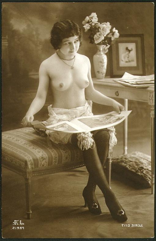 16P Vintage babes in classy stockings