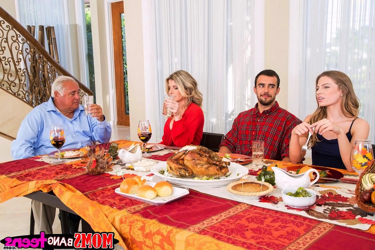15P Cory Chase and Sydney Cole share a meat pole on Thanksgiving