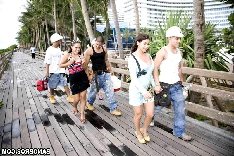16P This crew of 3 hotties goes on the revenge track.. and walks past a construction