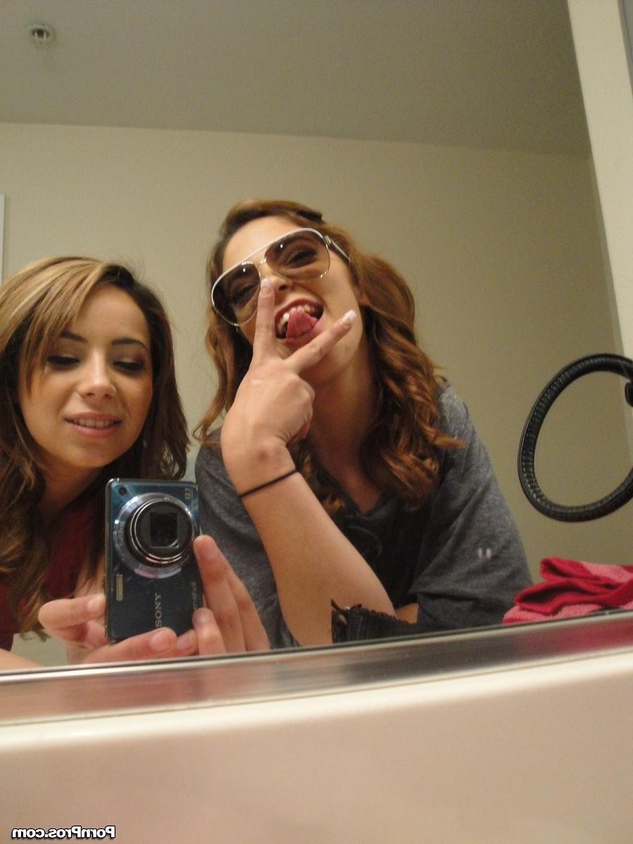 15P Gigi Rivera bff sharing a fuck from the same cock