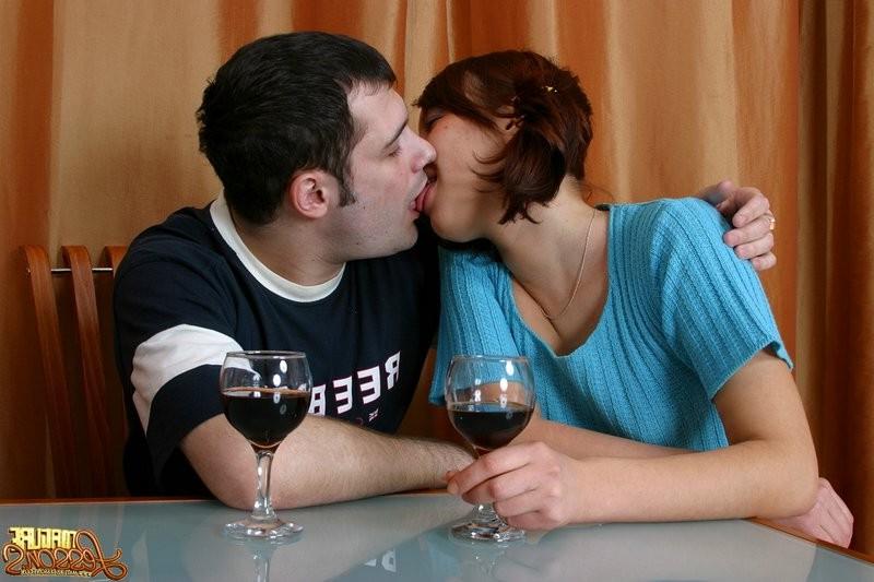 16P Hot babe and mature lady in great FFM