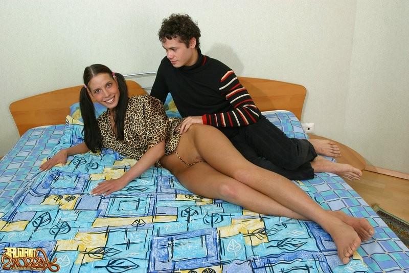 16P Hot babe and mature lady in great FFM