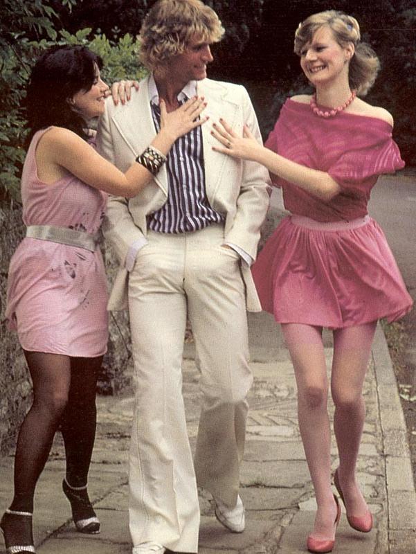 16P Two retro hotties fucking a complete stranger