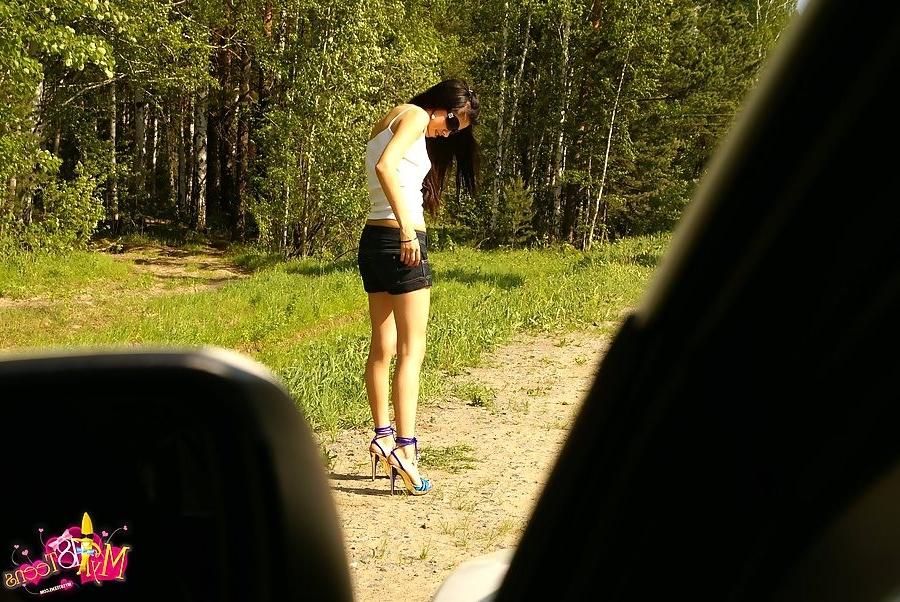 19P hot brunette hitchhiker teen gets banged in a shady forest
