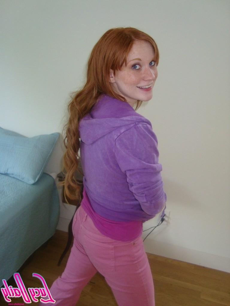 16P Amateur freckled redhead teen shows firebush