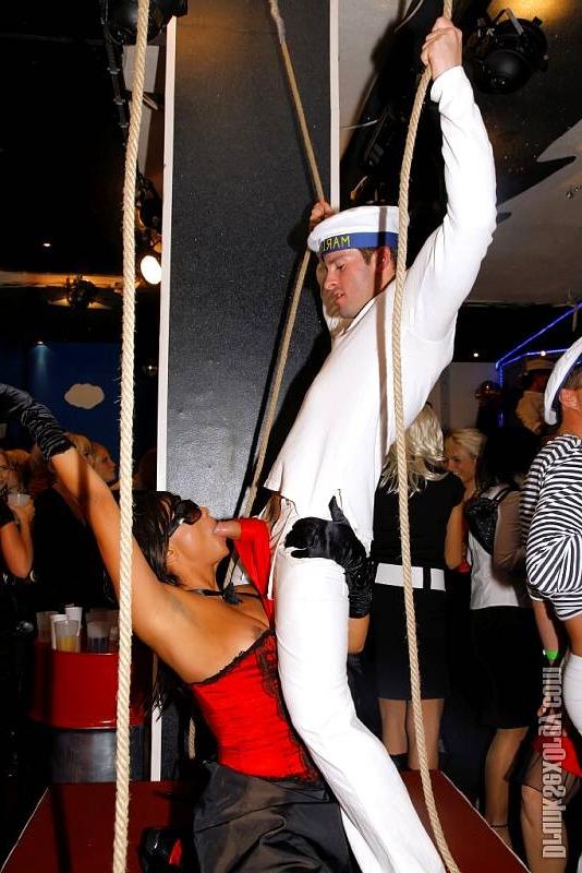 20P Rich ladies satisfying shipmates