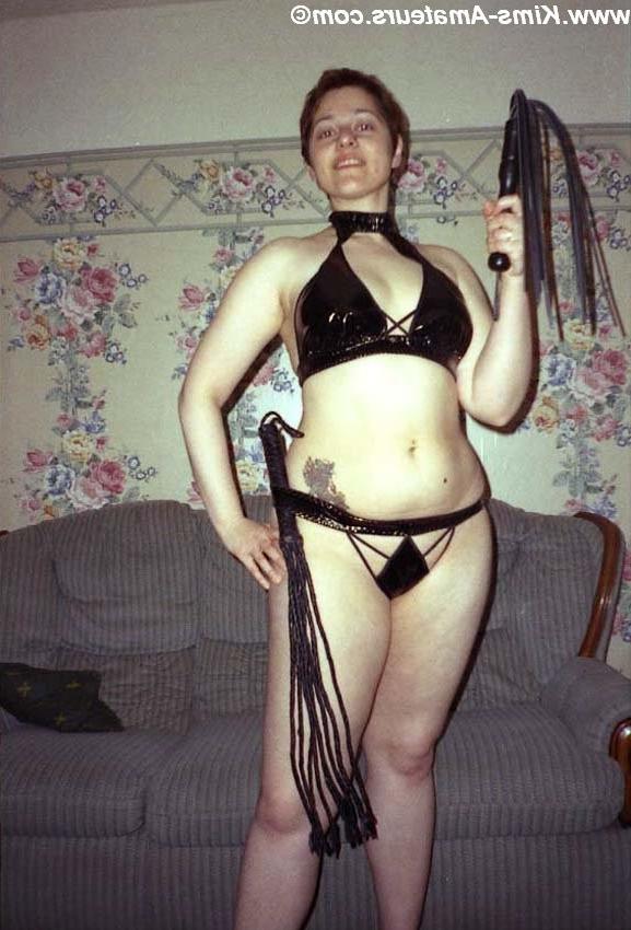 15P Amateur fetish-loving british housewife gets gangbanged